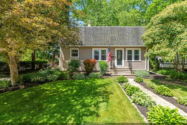 203 Cedar Street, NEENAH, WI 54956