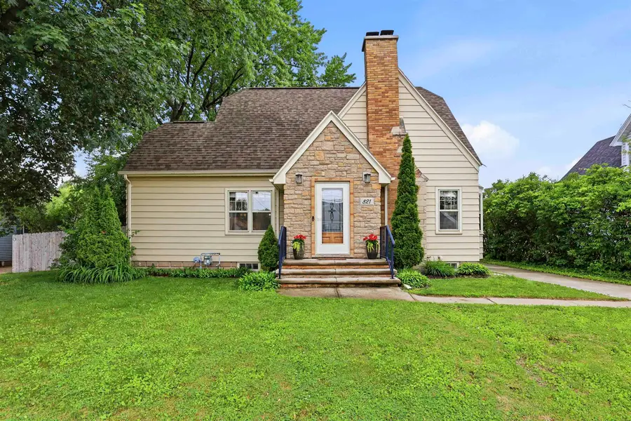 821 S Weimar Street, Appleton, WI 54915 - #2