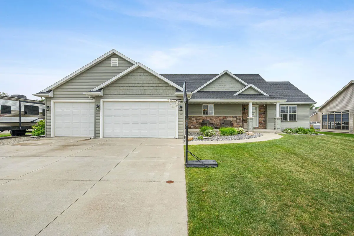 4866 N Wren Drive, Appleton, WI 54913-7301 - #1