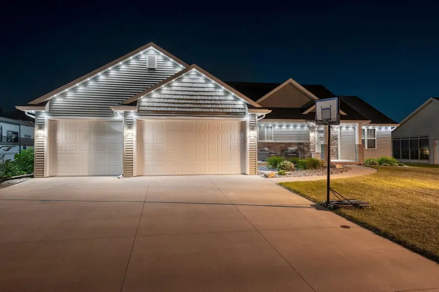 4866 N Wren Drive, Appleton, WI 54913-7301 - #2