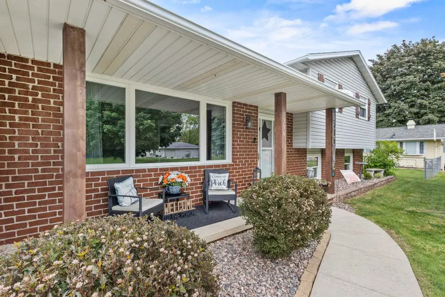 1396 Ponderosa Avenue, Green Bay, WI 54313 - #3