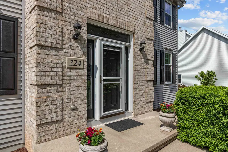 224 E Carrington Lane, Appleton, WI 54913 - #3
