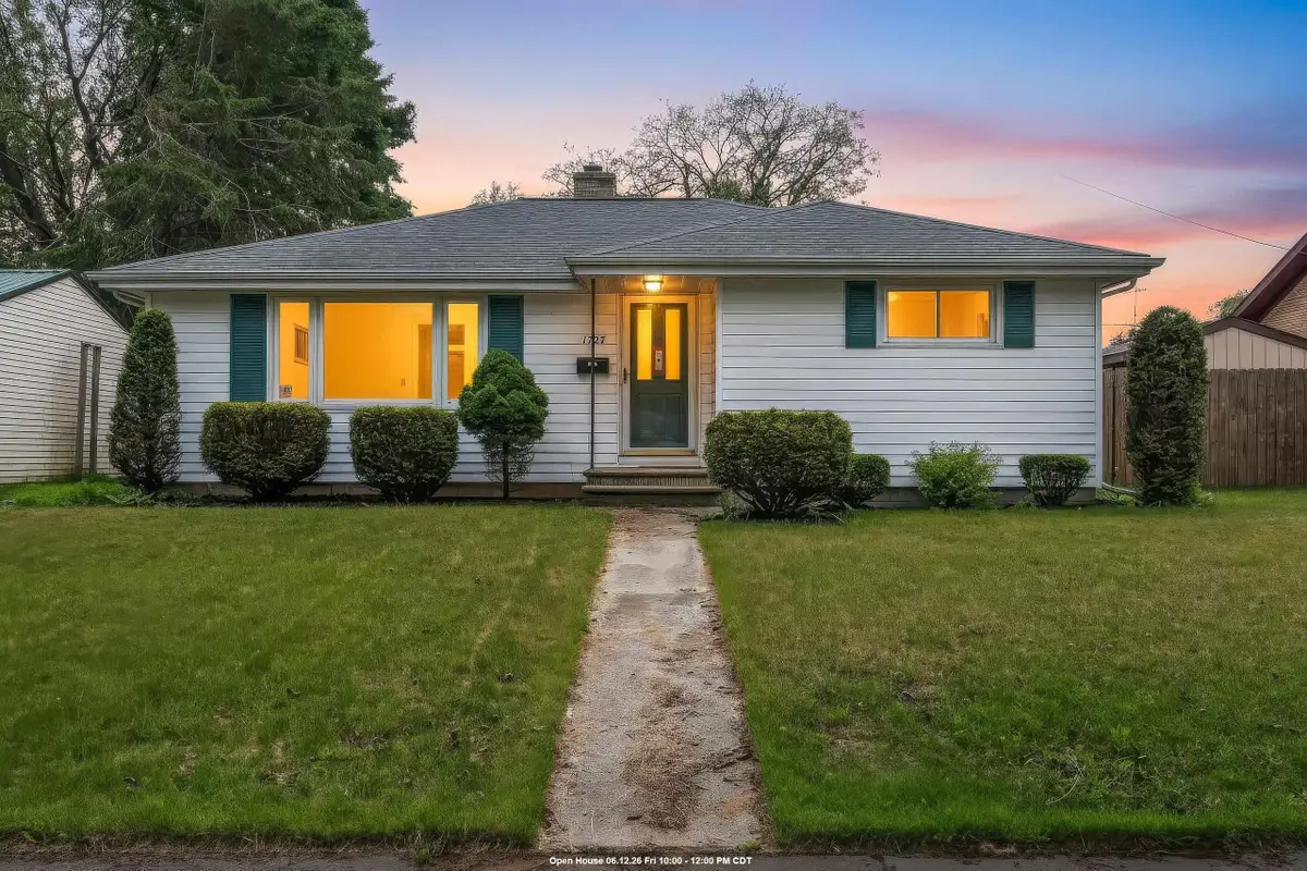 1727 30th Street, Two Rivers, WI 54241 - #1