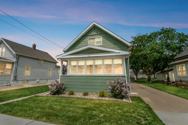 1054 Tyler Avenue, OSHKOSH, WI 54902