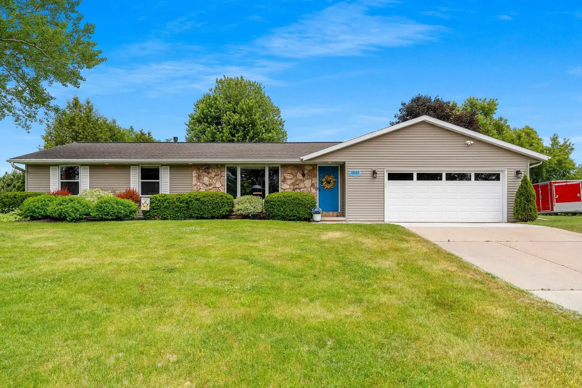 2542 Riverview Drive, Green Bay, WI 54313 - #1