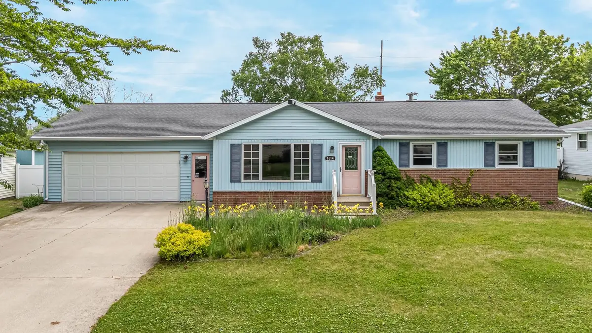1614 Dawn Street, Algoma, WI 54201 - #1