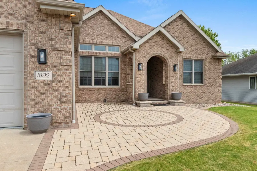 1892 N Sunrise Lane, Appleton, WI 54913-5446 - #2