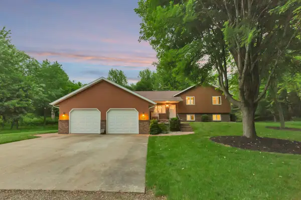 N5210 Whitetail Drive, SEYMOUR, WI 54165