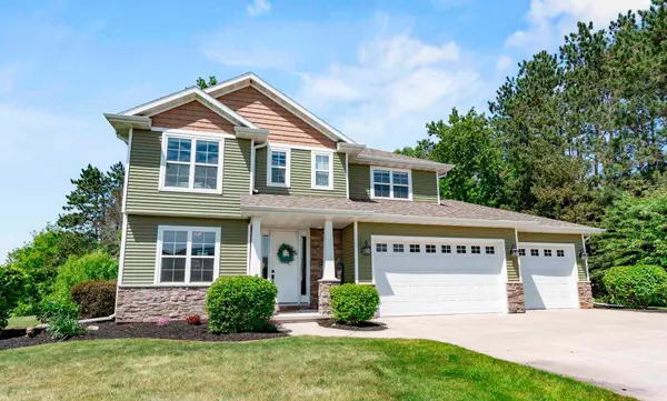 W7574 Cross Country Lane, HORTONVILLE, WI 54944