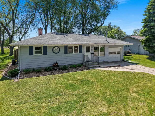 947 Redley Court, GREEN BAY, WI 54304-3711