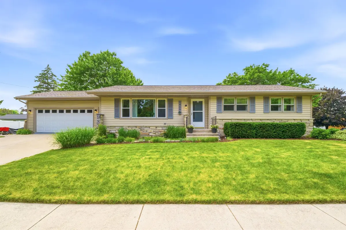 1409 Chapman Avenue, North Fond Du Lac, WI 54937-1013 - #1