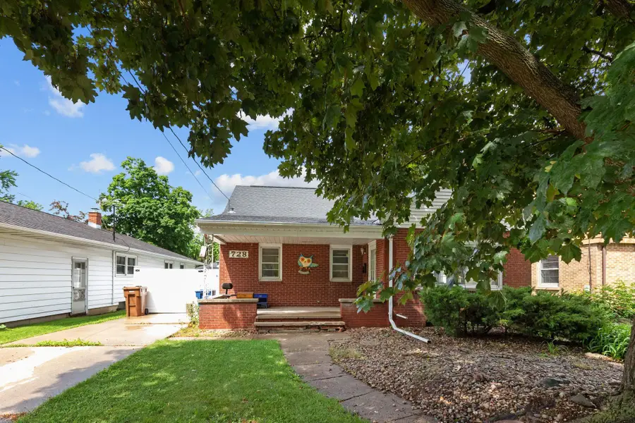 728 Tayco Street, Menasha, WI 54952 - #3