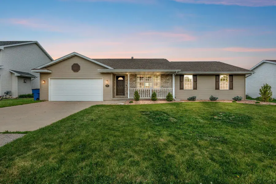 1085 Grassymeadow Lane, Menasha, WI 54952 - #2