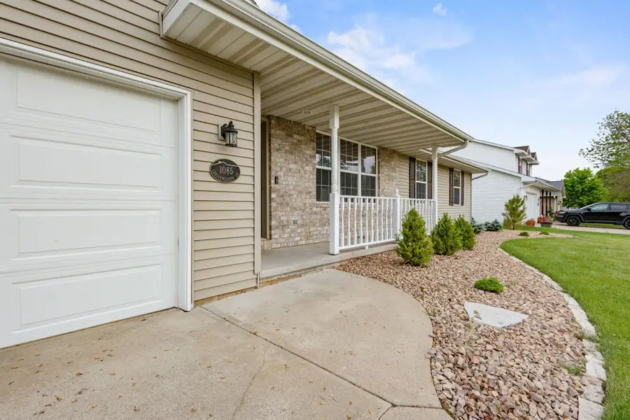 1085 Grassymeadow Lane, Menasha, WI 54952 - #3