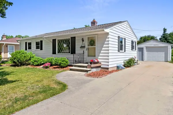 1613 Jay Lane, GREEN BAY, WI 54304-3428