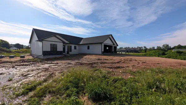 N2252 High Ridge Lane, NEW LONDON, WI 54961