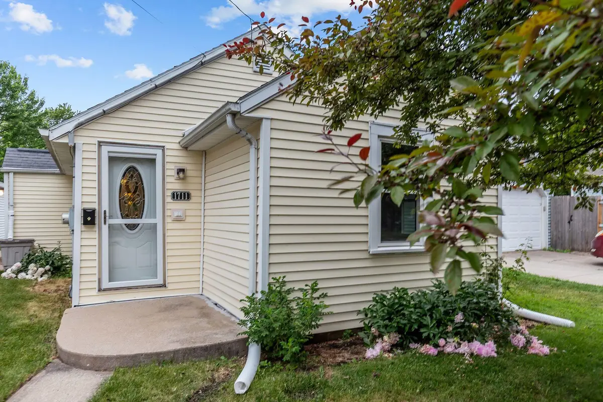 1711 N Meade Street, Appleton, WI 54911 - #1