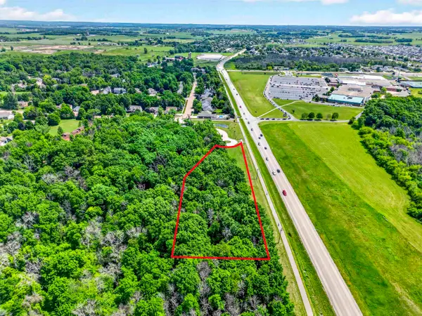1300 Butterclay Court, KAUKAUNA, WI 54130