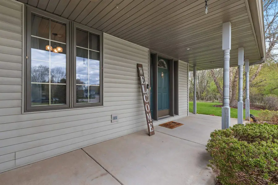 1354 Camelot Court, Oneida, WI 54155 - #3