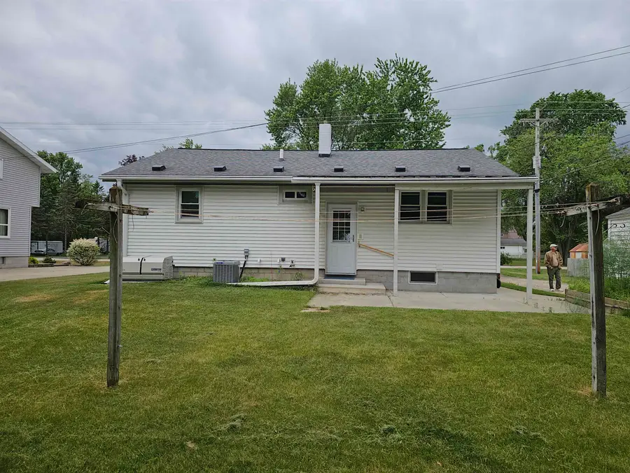 817 High Street, Wild Rose, WI 54984 - #2