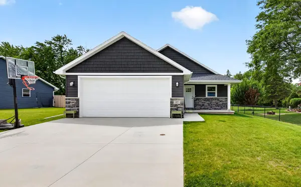 37 Ash Grove Place, KAUKAUNA, WI 54130