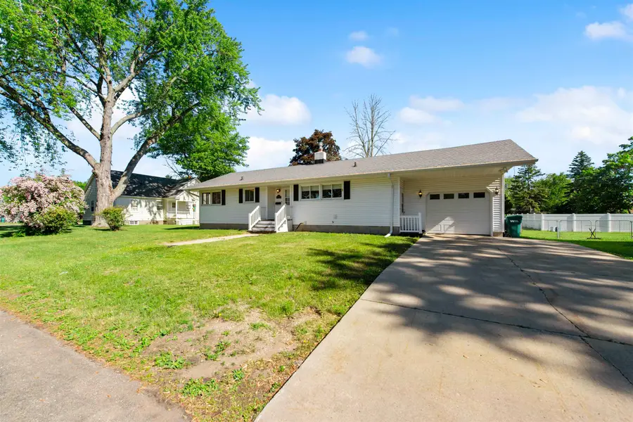 1024 W Hosmer Street, Marinette, WI 54143 - #2