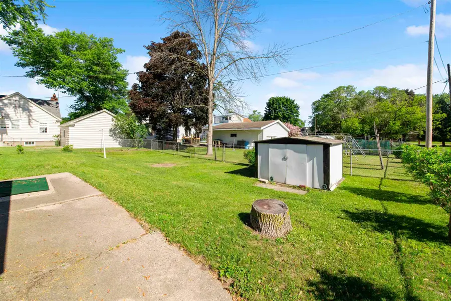 1024 W Hosmer Street, Marinette, WI 54143 - #3