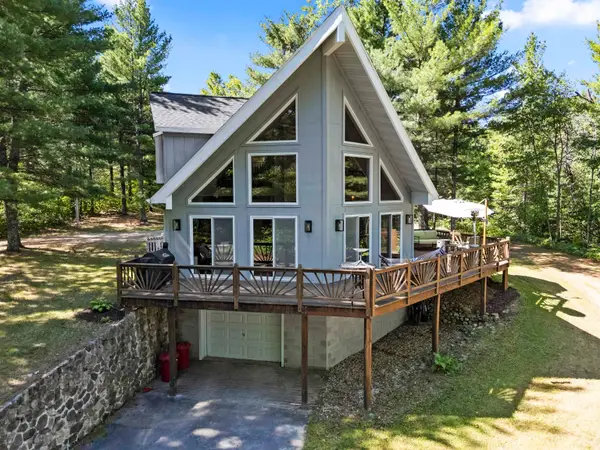 N6841 Devils Lake Road, CRIVITZ, WI 54114