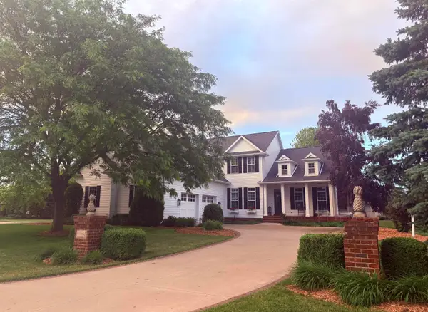 N7864 Edgewater Court, SHERWOOD, WI 54169