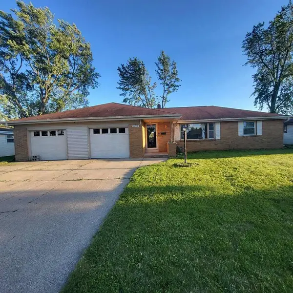 1688 Lilac Lane, GREEN BAY, WI 54302