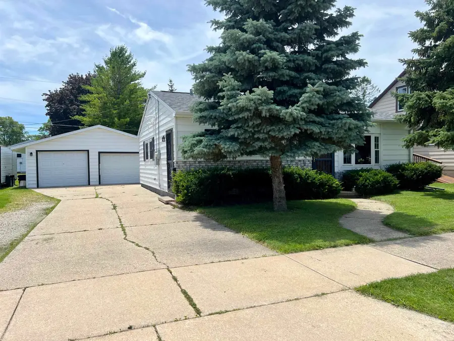 368 Arlington Avenue, Fond Du Lac, WI 54935-4228 - #2