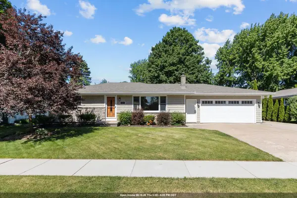 901 Carol Lynn Drive, LITTLE CHUTE, WI 54140