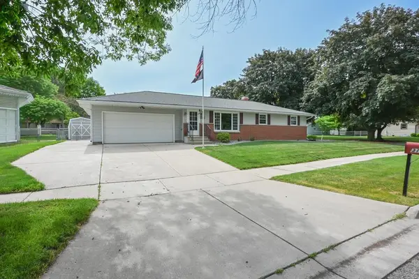 318 Westplain Drive, GREEN BAY, WI 54303