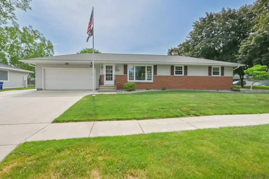 318 Westplain Drive, Green Bay, WI 54303 - #2