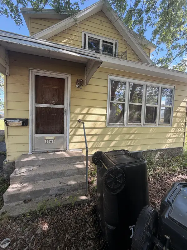 2504 15th Avenue, MENOMINEE, MI 49858