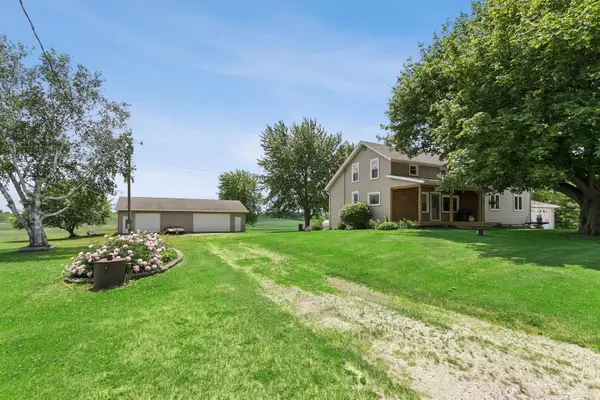 W3387 County Line Road, CLEVELAND, WI 53015