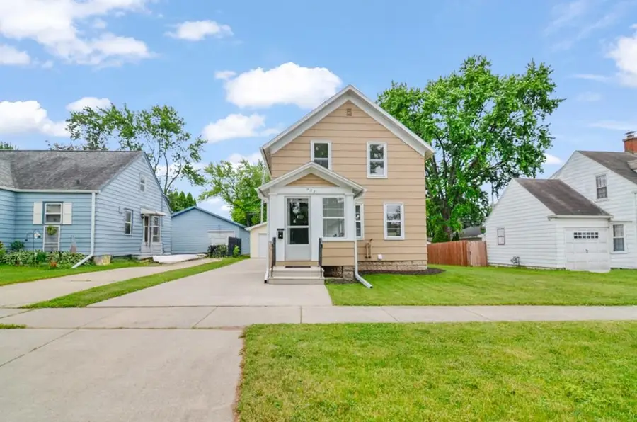 423 W 7th Street, Kaukauna, WI 54130 - #2