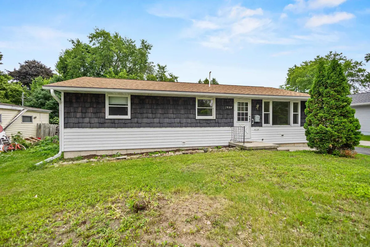 928 N 6th Avenue, Sturgeon Bay, WI 54235 - #1