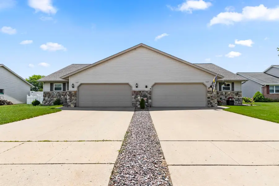 1329 S Franco Court #2, De Pere, WI 54115-3816 - #3