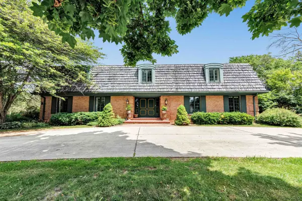 675 Sunset Circle, GREEN BAY, WI 54301-1345