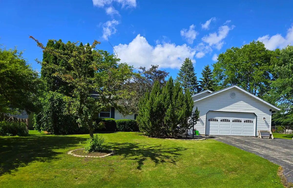 1430 Silverwood Lane, Neenah, WI 54956 - #1