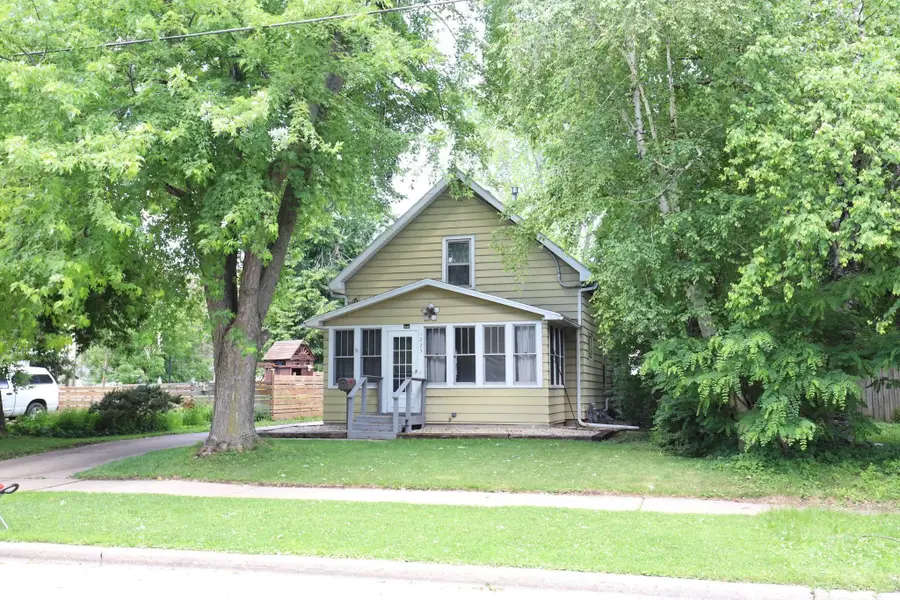 1223 Grove Street, Oshkosh, WI 54901 - #2