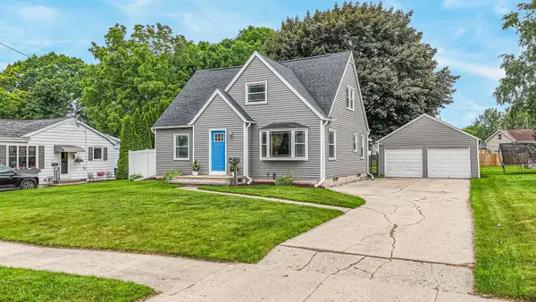 408 W Lincoln Avenue, LITTLE CHUTE, WI 54140-1622