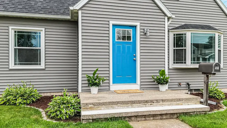 408 W Lincoln Avenue, Little Chute, WI 54140-1622 - #2