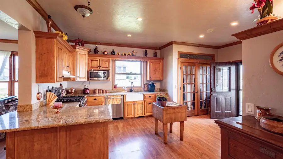 103 N Warrington Avenue, Cecil, WI 54111 - #3