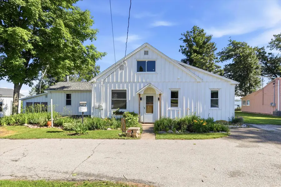 E5698 Waukaunaka Street, Weyauwega, WI 54983 - #2