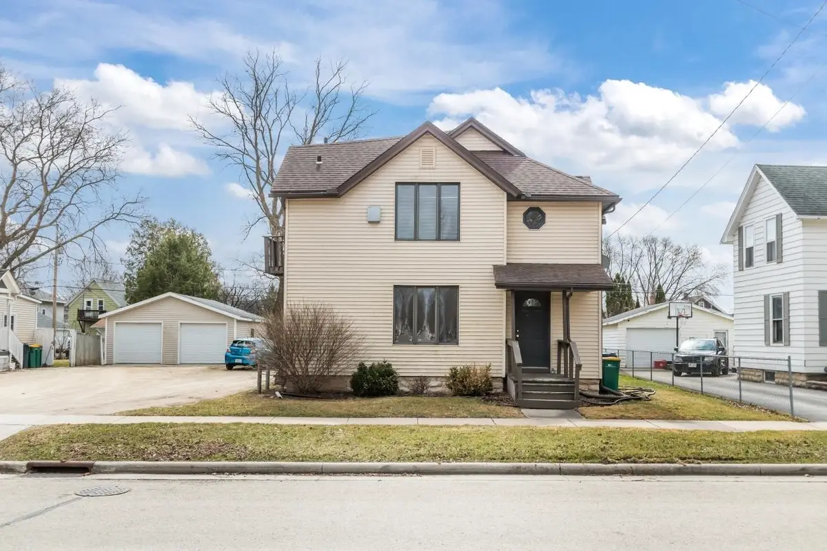 28 E 11th Street, Fond Du Lac, WI 54935-5000 - #1