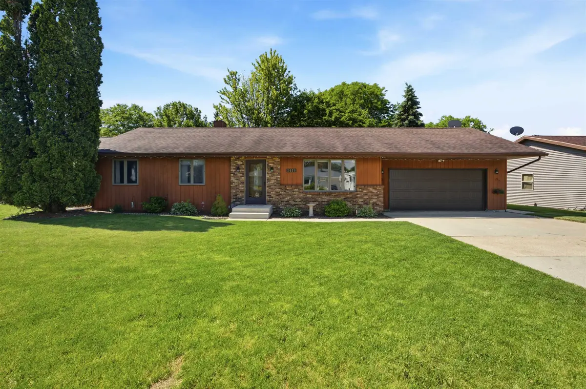 2025 W Harvest Drive, Appleton, WI 54914 - #1
