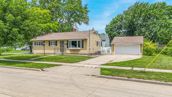 690 W 5th Avenue, OSHKOSH, WI 54902