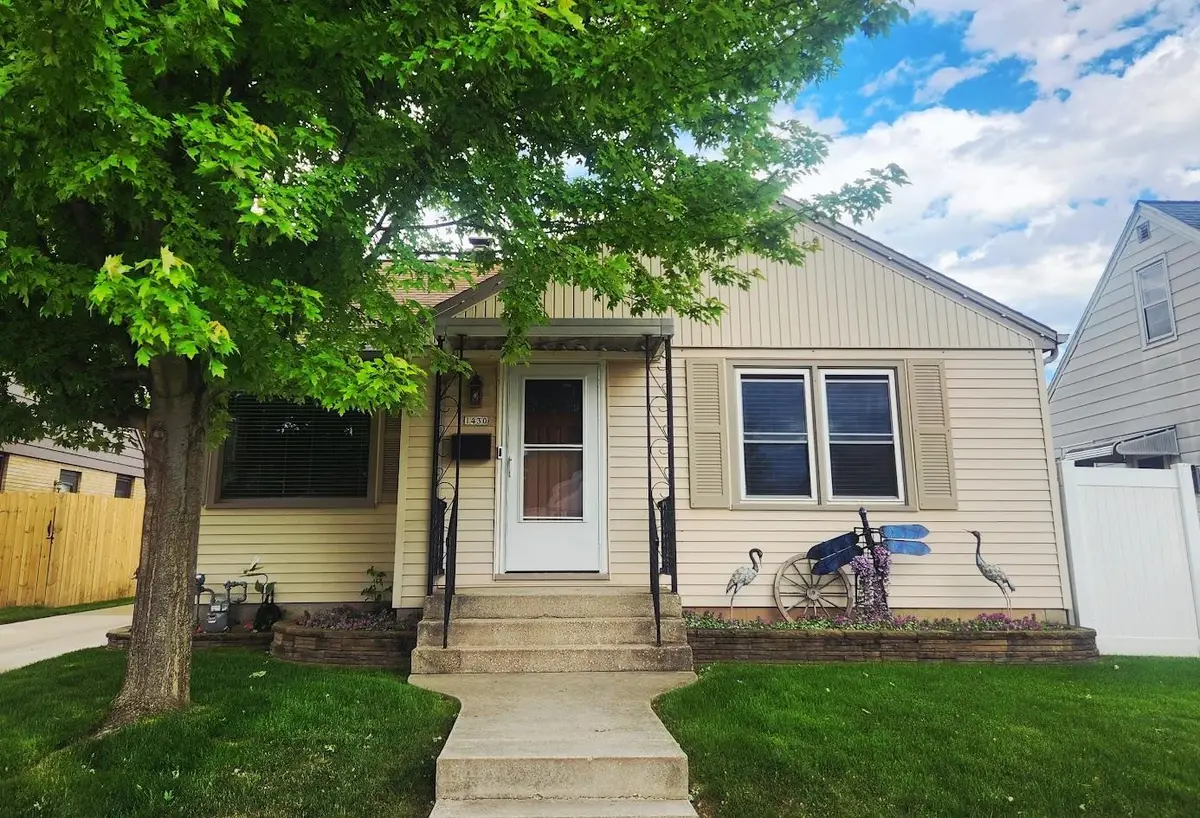 1430 S 19th Street, Sheboygan, WI 53081-5136 - #1